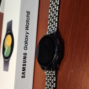 Samsung Galaxy Watch5 Black with Rhinestone Bling Band and Bezel